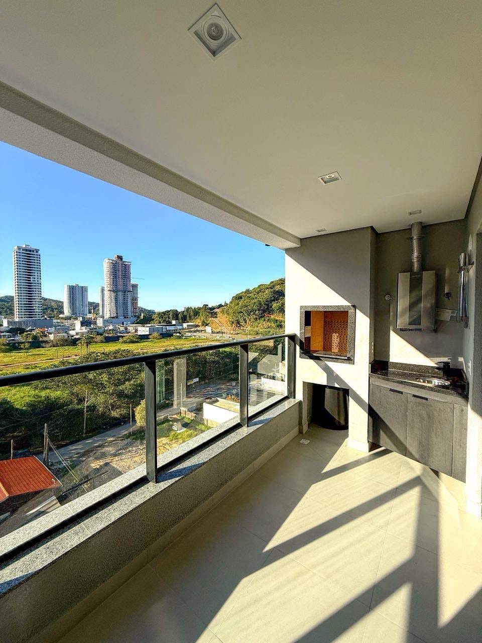 Foto 2 de Apartamento com 2 suítes à venda, 84m² - Praia Brava de Itajaí, Itajaí, SC