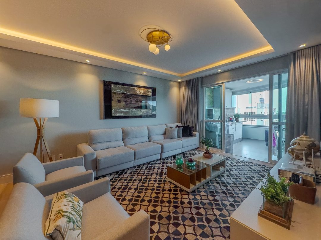 Foto 1 de Apartamento com 3 suítes, 2 vagas para locação, Centro, Itajaí, SC