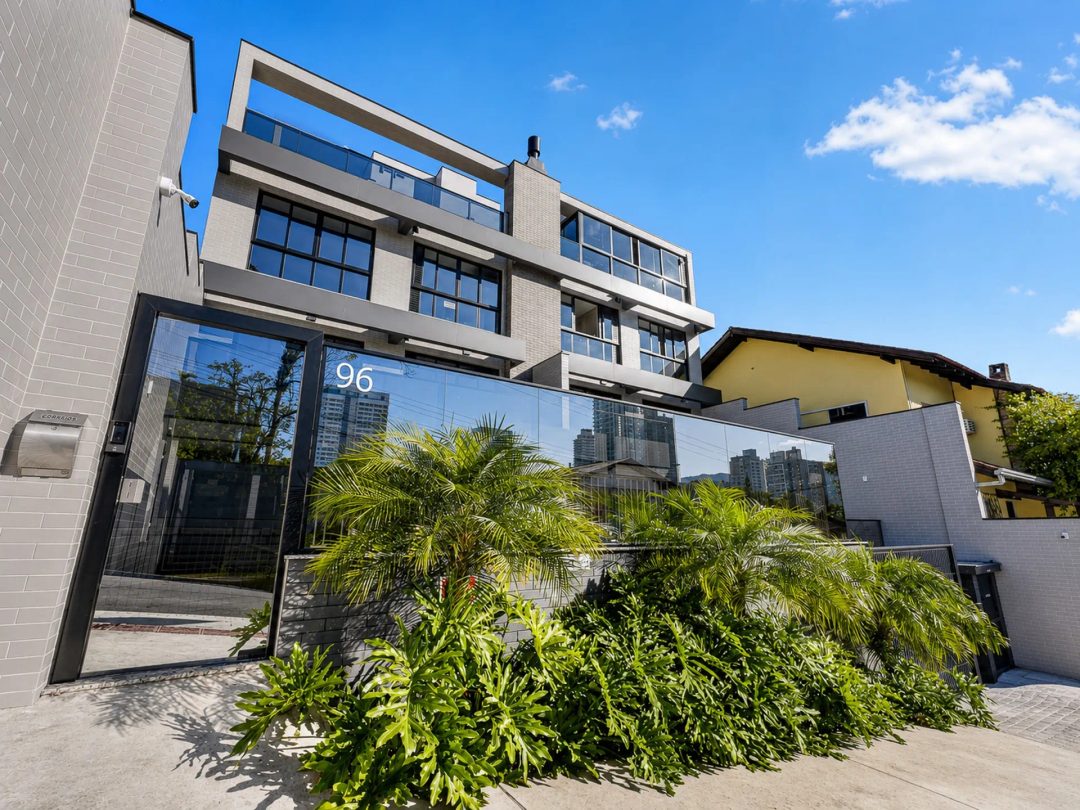 Foto 2 de Apartamento para locação com 2 suítes 95m² , Praia dos Amores, Balneário Camboriú, SC