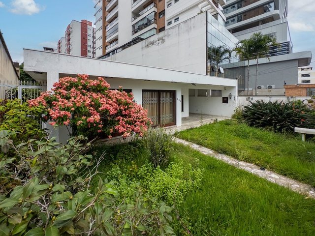 Foto 10 de Casa para alugar · Centro, Itajaí · 180 m²