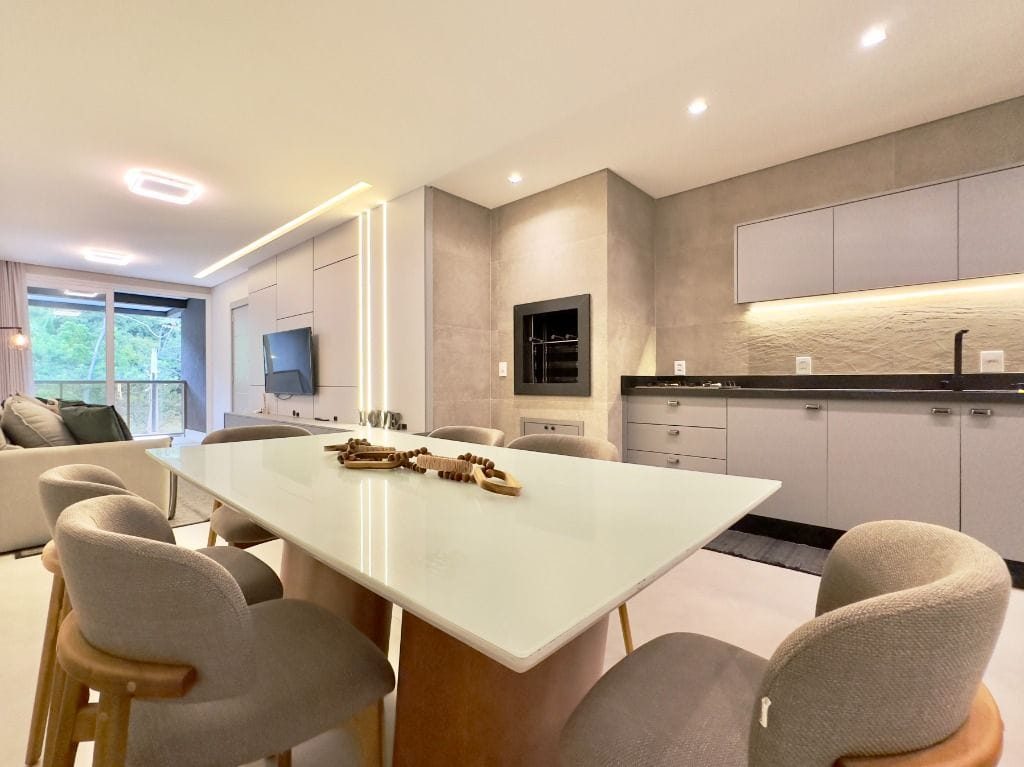Foto 1 de Apartamento mobiliado, 1 suíte + 2 dormitórios à venda, 112 m² por R$ 1.980.000 - Praia Brava - Itajaí/SC