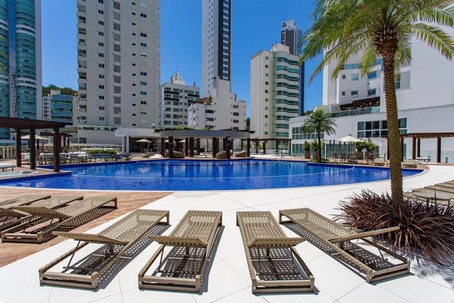 Foto 3 de Apartamento 3 suítes à venda · Pioneiros, Balneário Camboriú