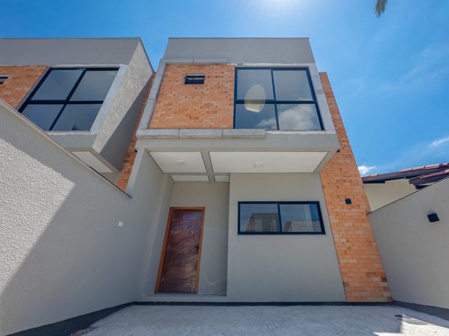 Foto 1 de Sobrado 1 suíte + 2 dorms à venda · São João, Itajaí · 102 m²