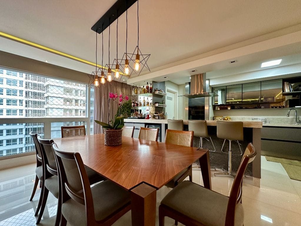 Foto 1 de Apartamento mobiliado com 1 suíte e 2 demi suites, à venda, 118 m² - Praia Brava - Itajaí/SC