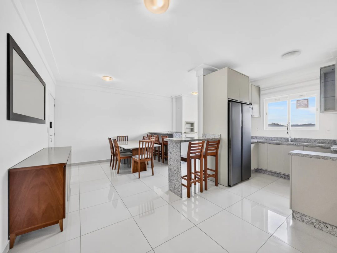 Foto 1 de Apartamento para locação com 2 quartos sendo 1 suíte com 84m², Fazenda, Itajaí, SC
