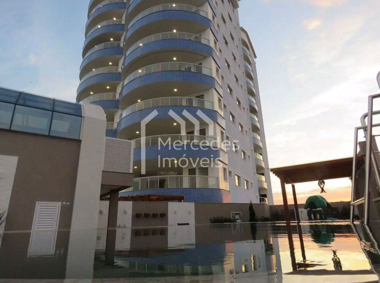 Foto 13 de Apartamento 3 suítes à venda · Gravatá, Navegantes