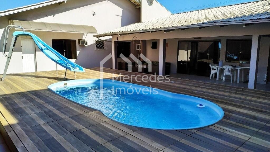 Foto 2 de Casa 1 suíte + 2 dorms à venda · Centro, Itajaí · 517 m²