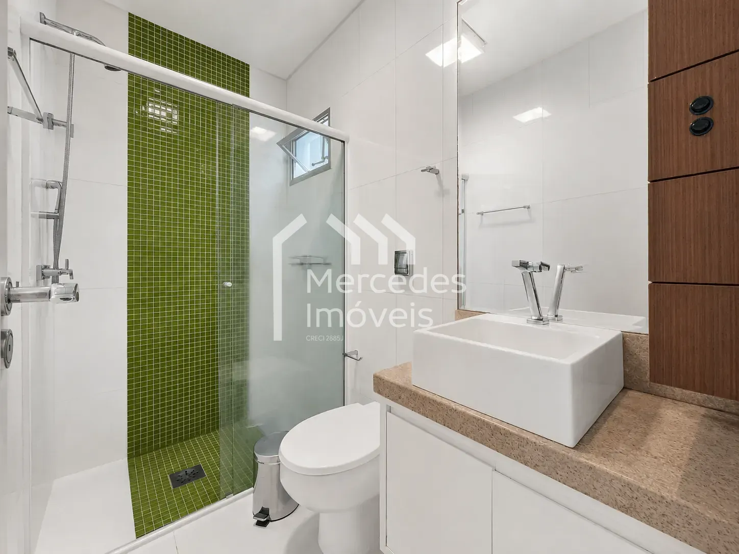 Foto 15 de Casa mobiliada para alugar com uma suíte mais 2 quartos, Bairro São João, Itajaí, SC R$7,300 + Taxas