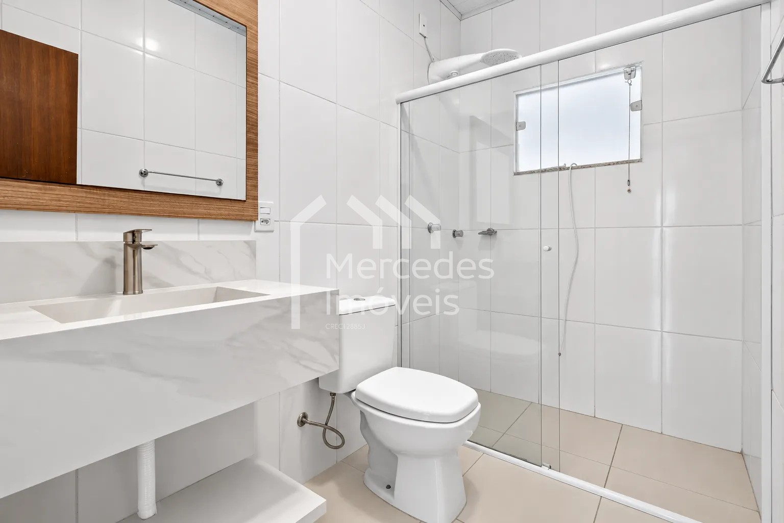 Foto 16 de Casa mobiliada com 3 dormitórios e amplo pátio na Praia Brava, Itajaí