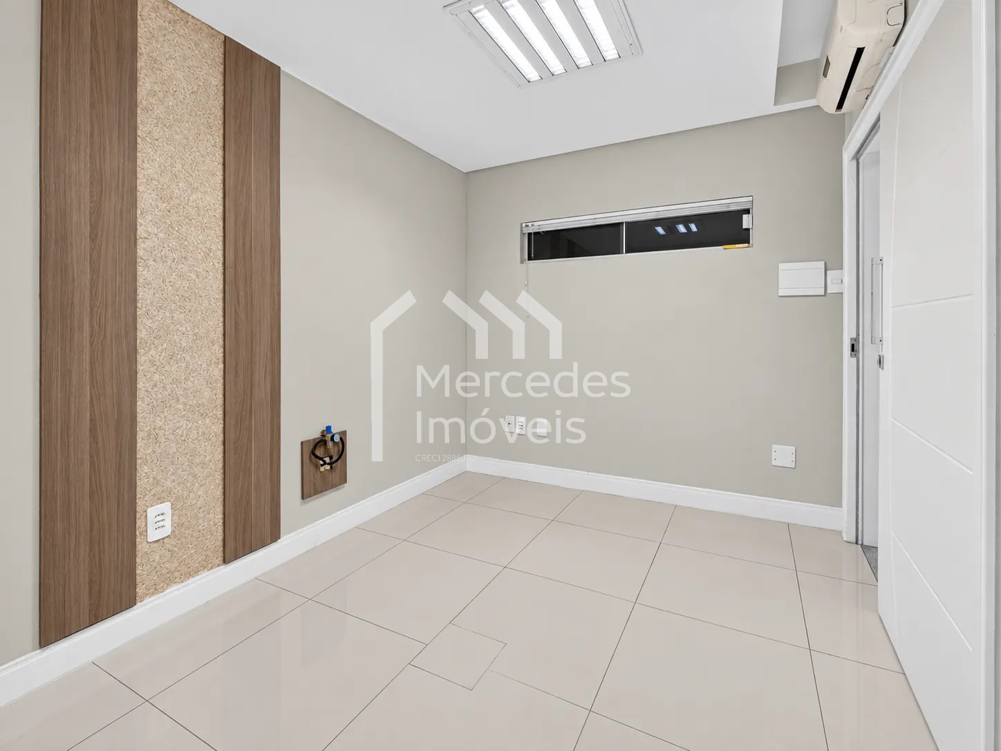 Foto 14 de Sala comercial para alugar · Centro, Itajaí · 122 m²