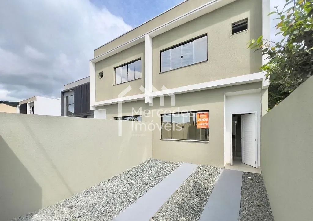 Foto 1 de Sobrado semimobiliado, 2 suítes à venda, 80 m² por R$ 520.000 - Espinheiros - Itajaí/SC