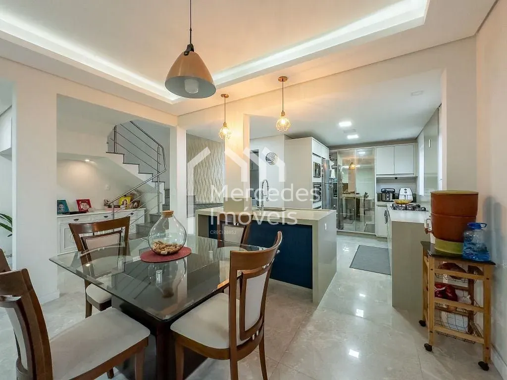 Foto 10 de Casa semimobiliada com 4 suítes à venda, 230.53m² Fazenda, Itajaí, SC