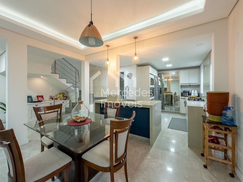 Foto 10 de Casa 4 suítes à venda · Fazenda, Itajaí