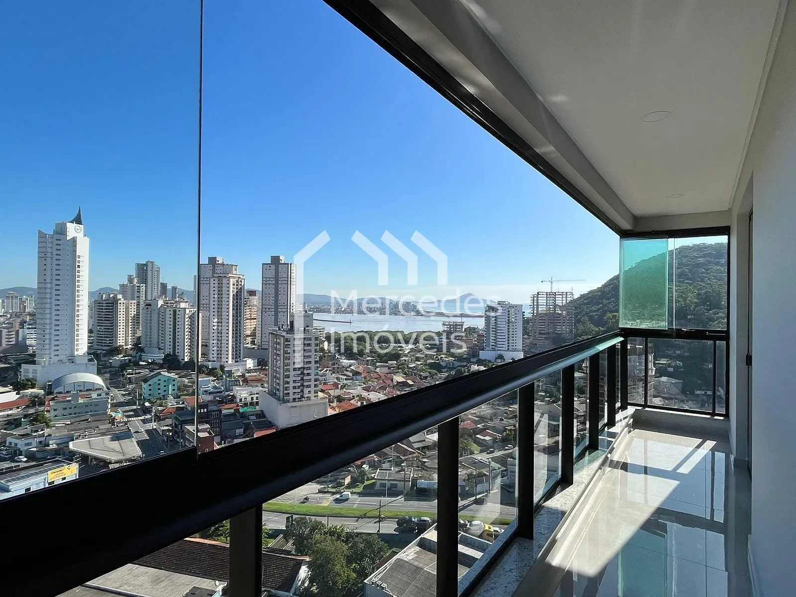 Foto 1 de Apartamento com 2 suítes à venda, 83m² - Fazenda - Itajaí/SC