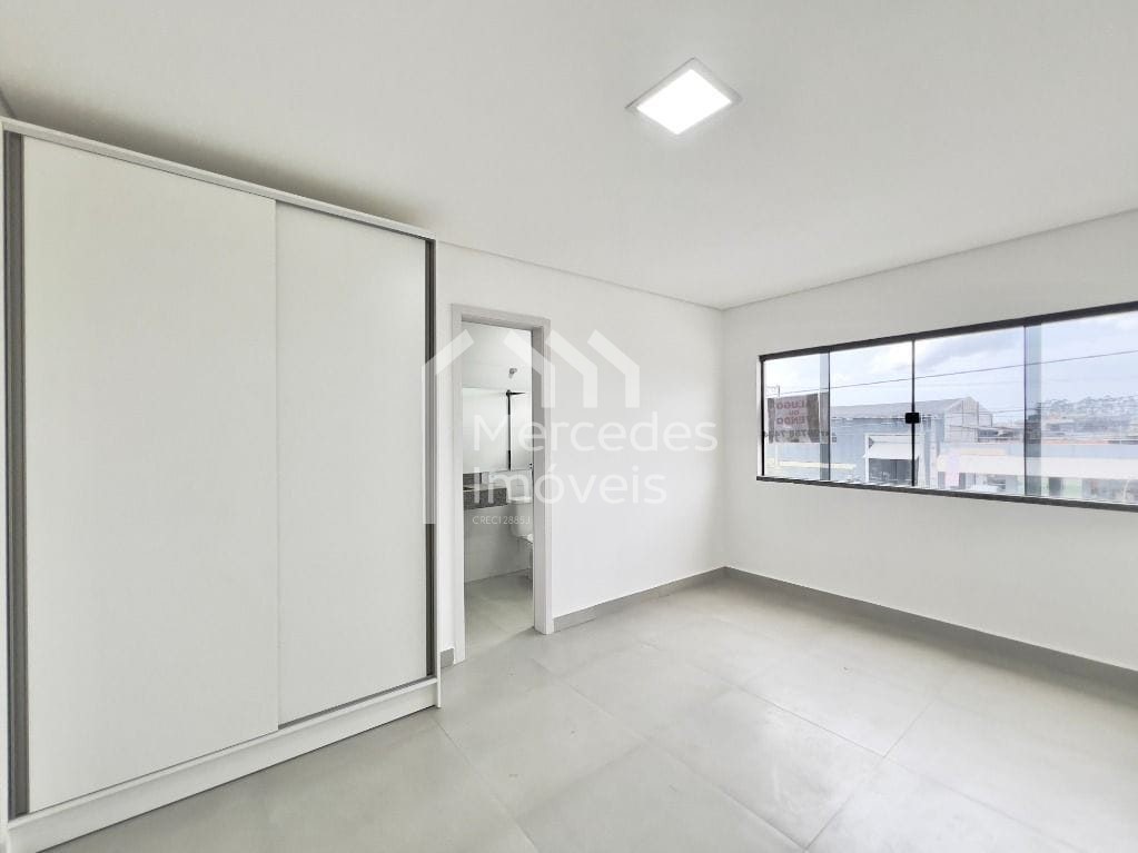 Foto 5 de Sobrado 2 suítes à venda · Espinheiros, Itajaí