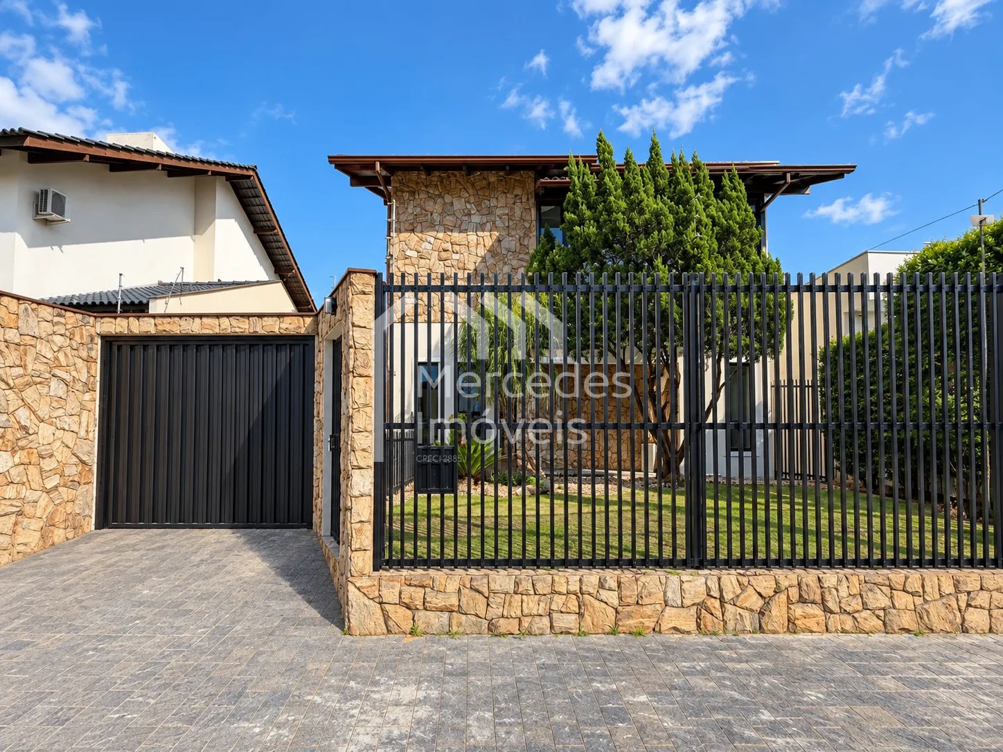 Foto 2 de Casa à venda com 3 dormitórios, suíte, escritório e piscina na Ressacada, Itajaí, SC