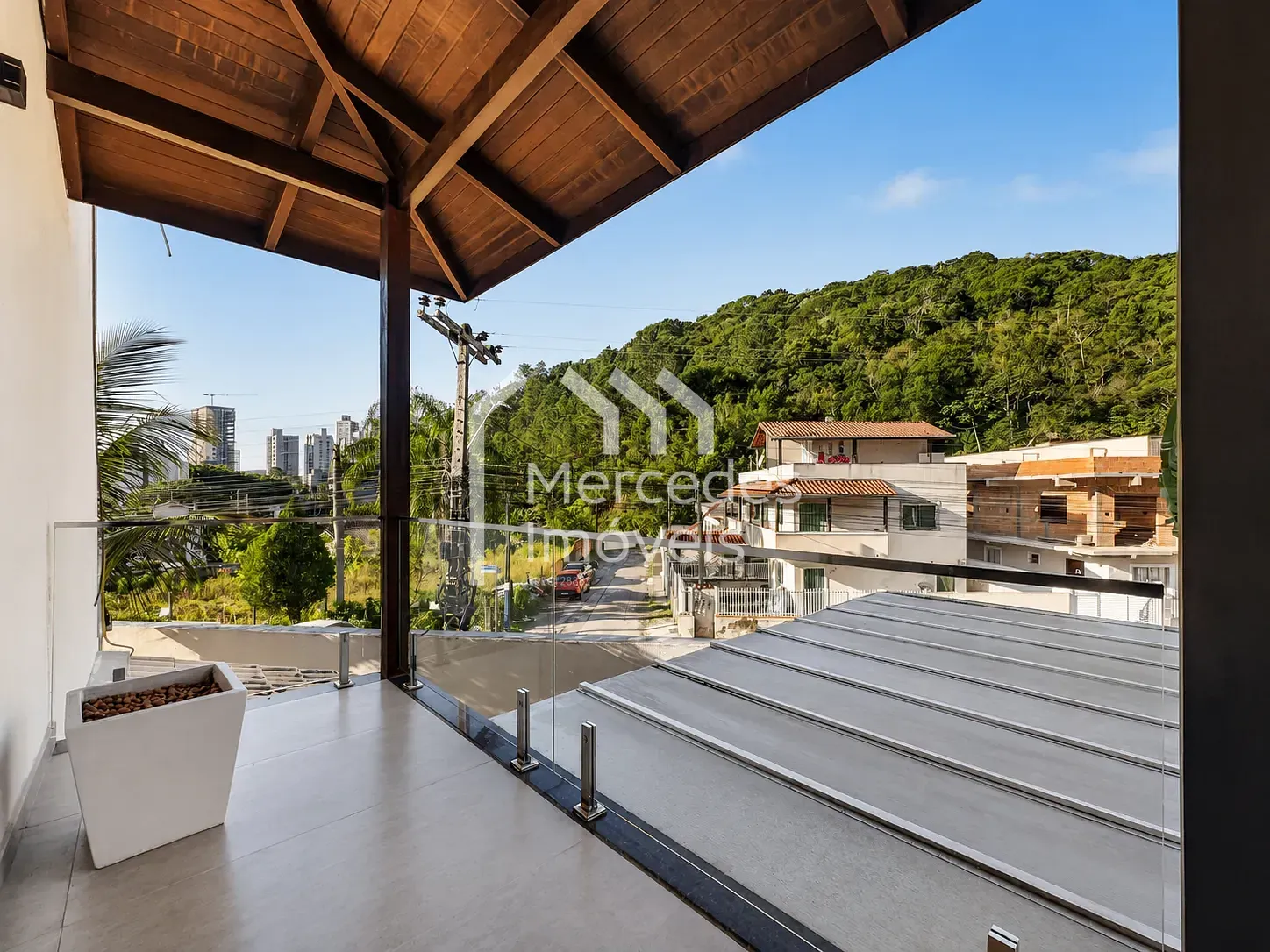Foto 5 de Casa com 3 suítes + 1 dormitório à venda, 350 m² - Ariribá - Balneário Camboriú/SC