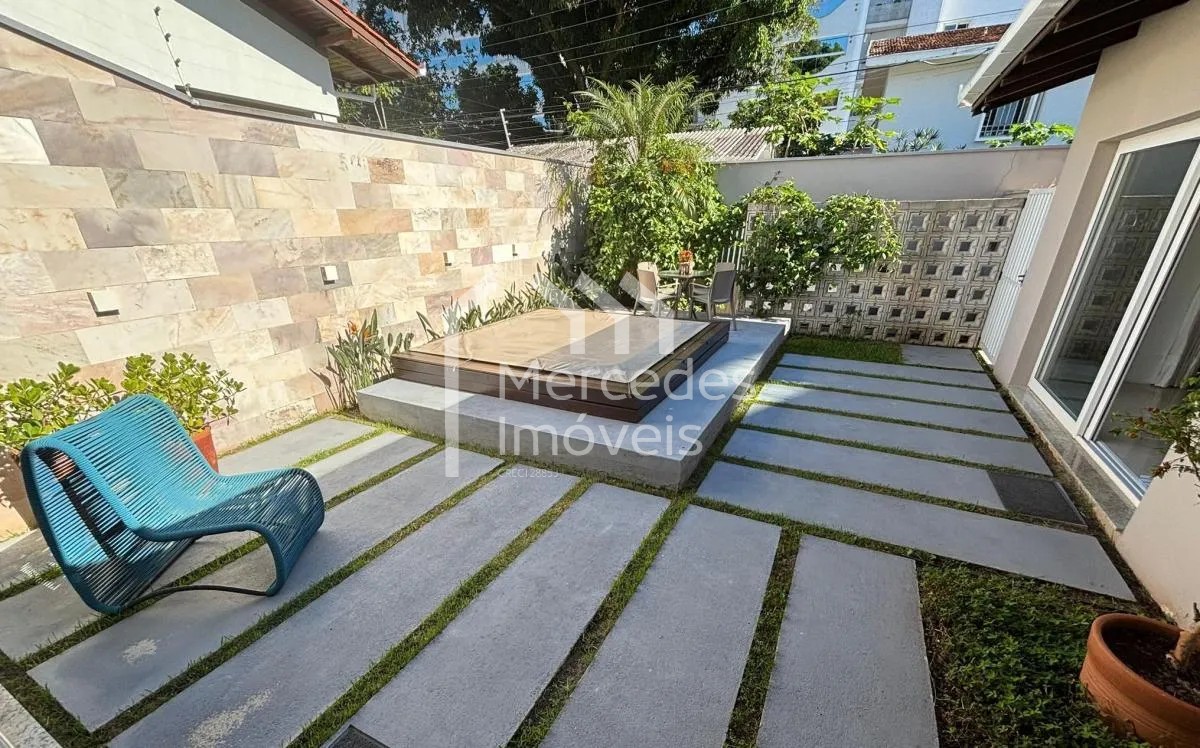Foto 7 de Casa 2 suítes + 1 dorm para alugar · Cabeçudas, Itajaí