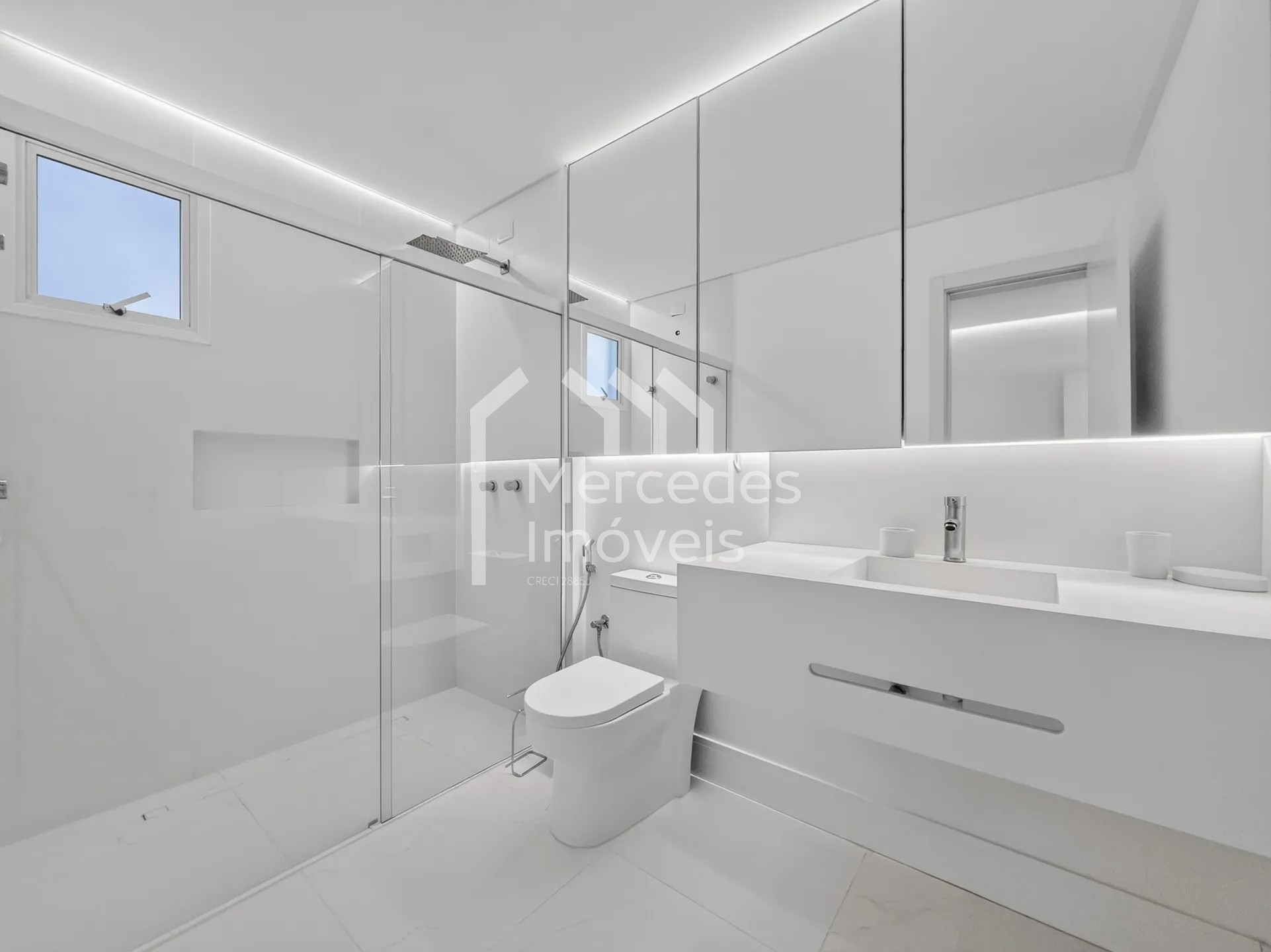 Foto 60 de Apartamento 2 suítes para alugar · Praia Brava de Itajaí