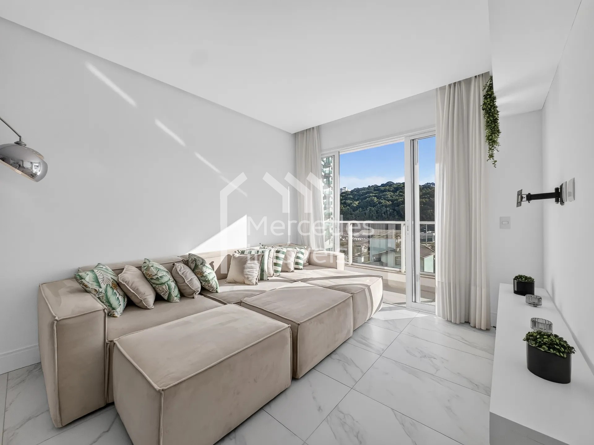 Foto 7 de Apartamento 2 suítes para alugar · Praia Brava de Itajaí