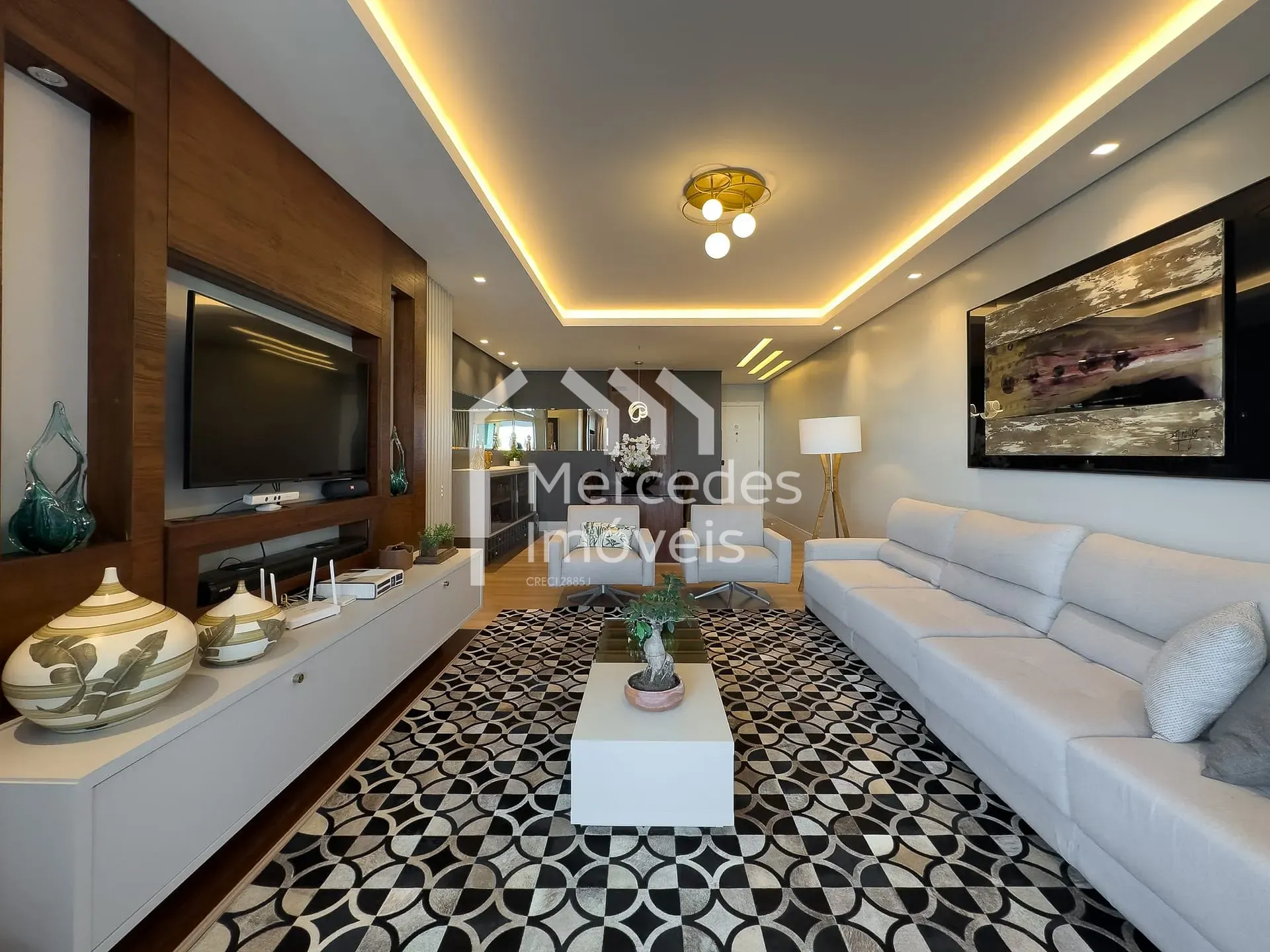 Foto 2 de Apartamento com 3 suítes, 2 vagas para locação, Centro, Itajaí, SC