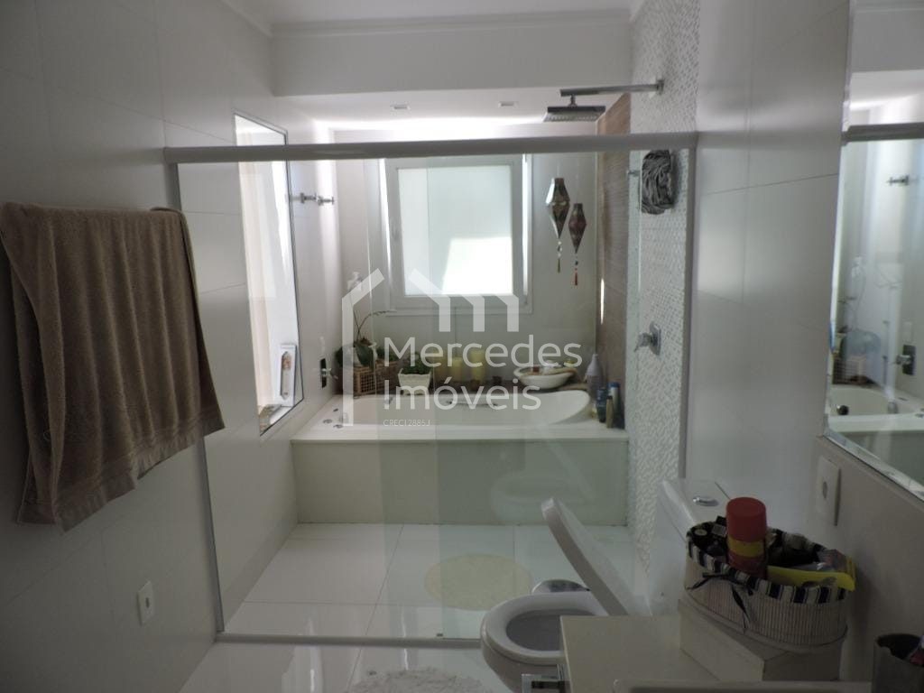 Foto 37 de Casa 5 suítes à venda · Praia dos Amores, Balneário Camboriú