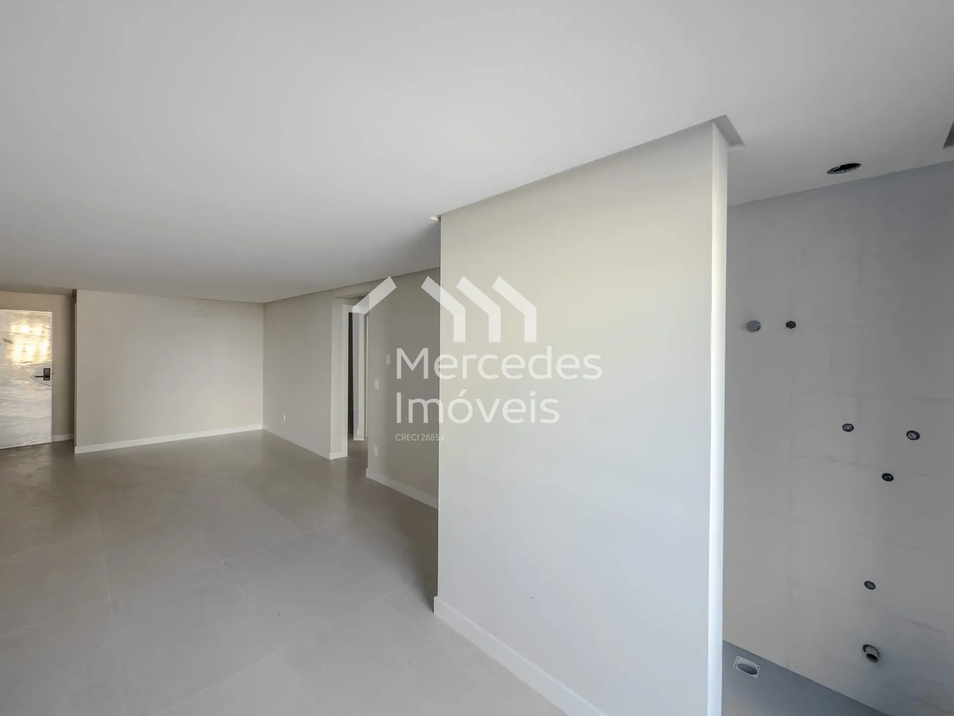Foto 7 de Apartamento para permuta com 2 suítes, Praia dos Amores, Balneário Camboriú, SC