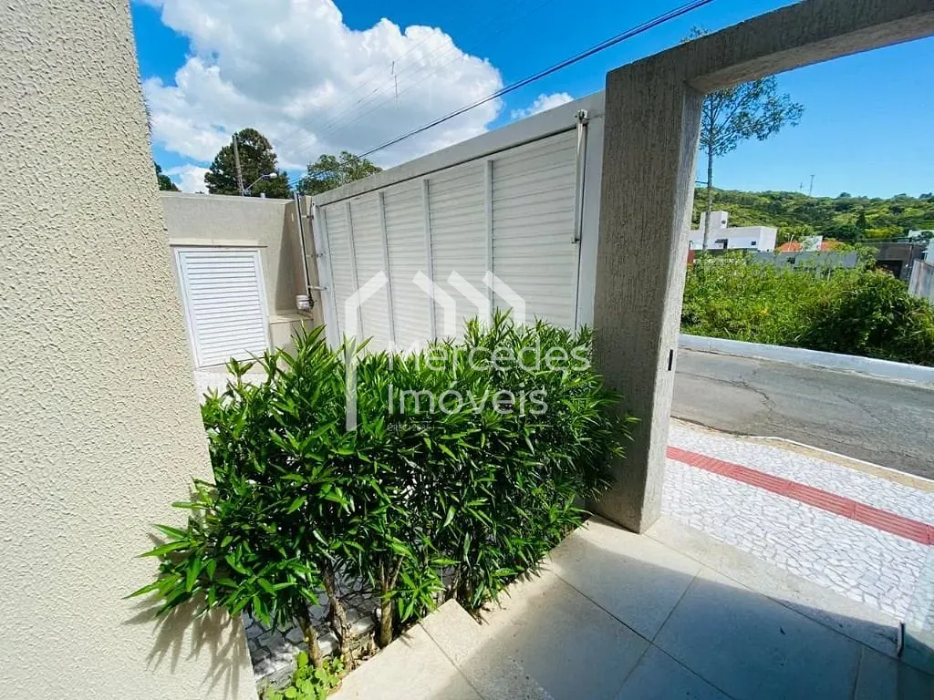 Foto 2 de Sobrado com 3 suítes à venda, 176 m² - Praia dos Amores - Balneário Camboriú/SC
