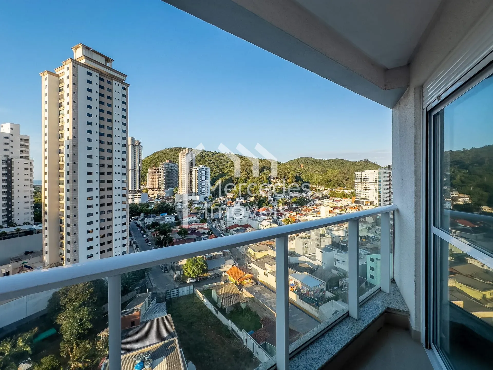 Foto 3 de Apartamento com 2 suítes à venda, 79.45 m² - Fazenda - Itajaí/SC