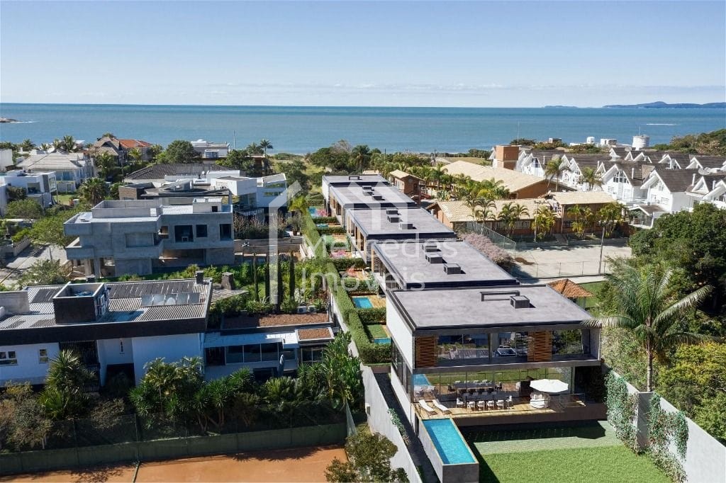 Foto 2 de Casa 4 suítes à venda · Itapema, Balneário Camboriú