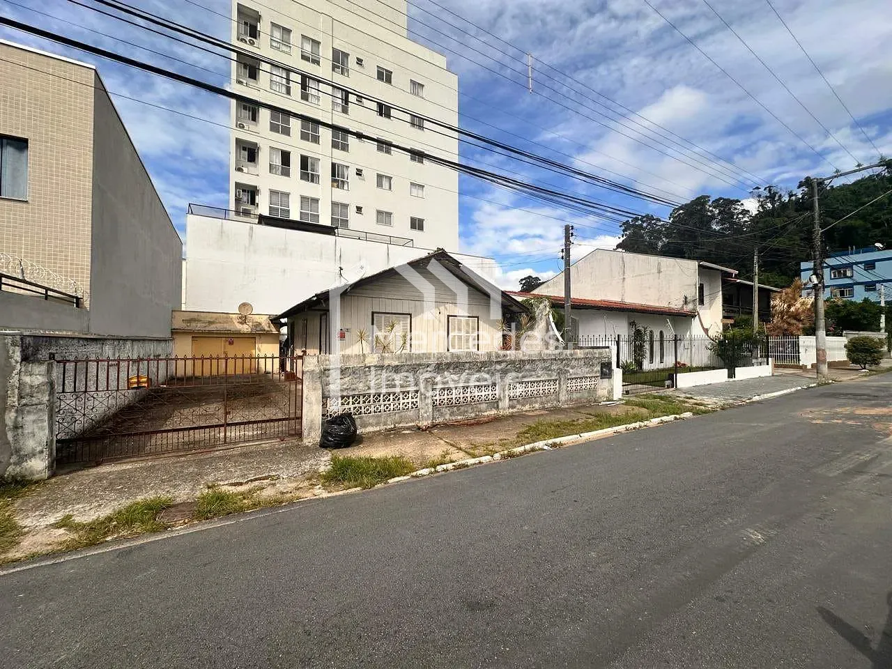 Foto 5 de Terreno com casa de madeira à venda, Fazenda, Itajaí, SC