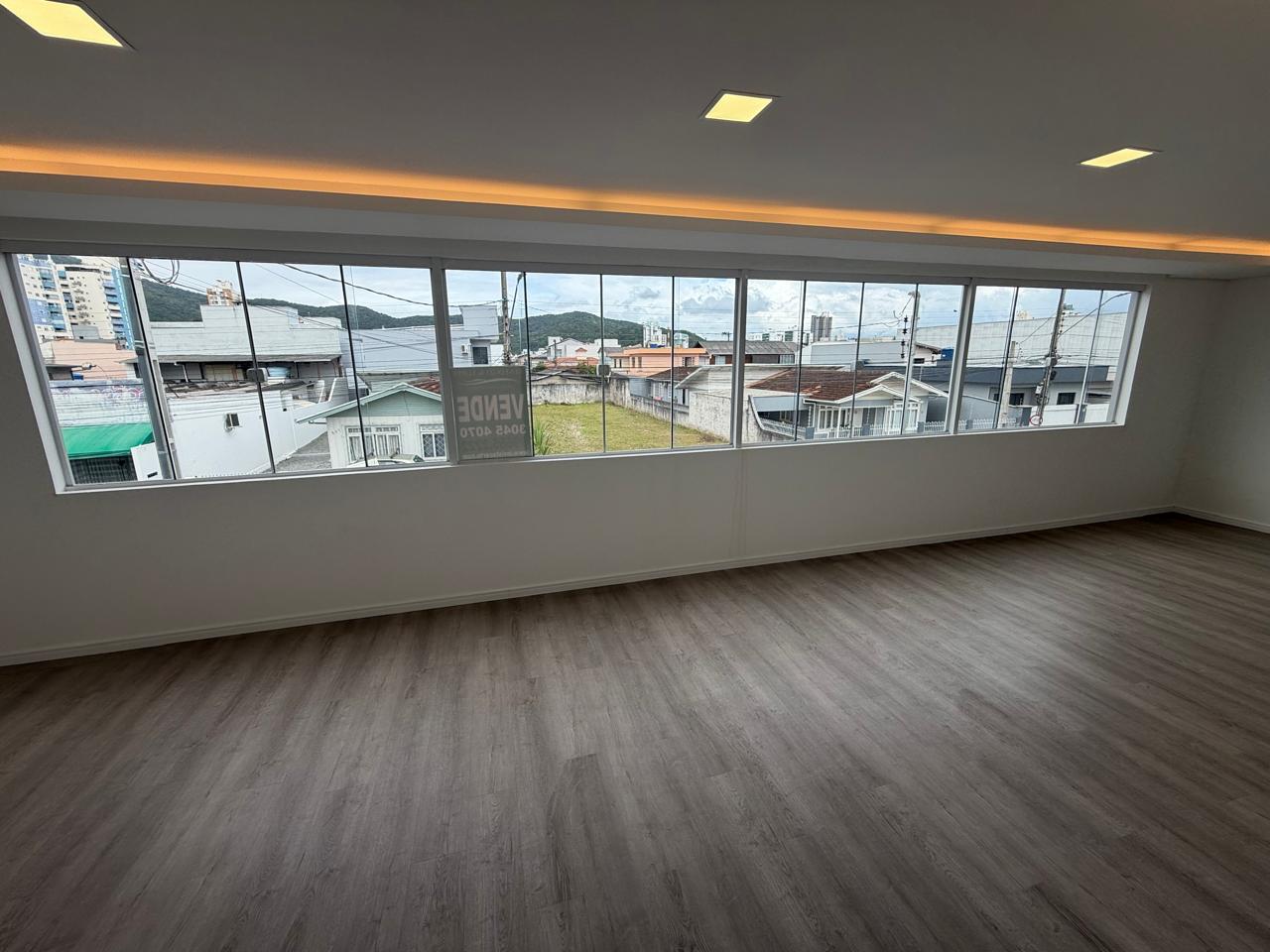 Foto 15 de Casa com Sala Comercial