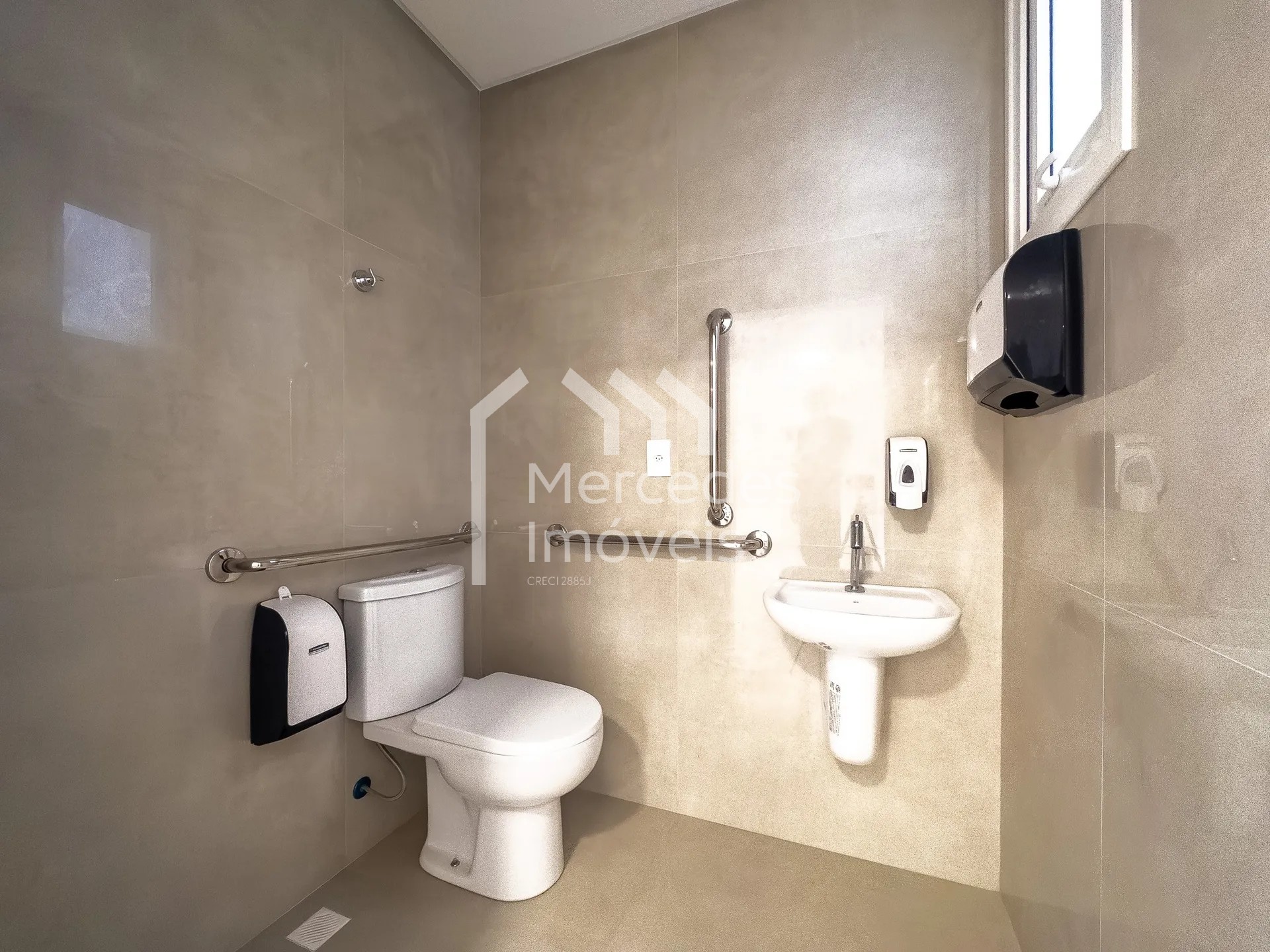 Foto 9 de Sala comercial para alugar · Centro, Itajaí · 130 m²