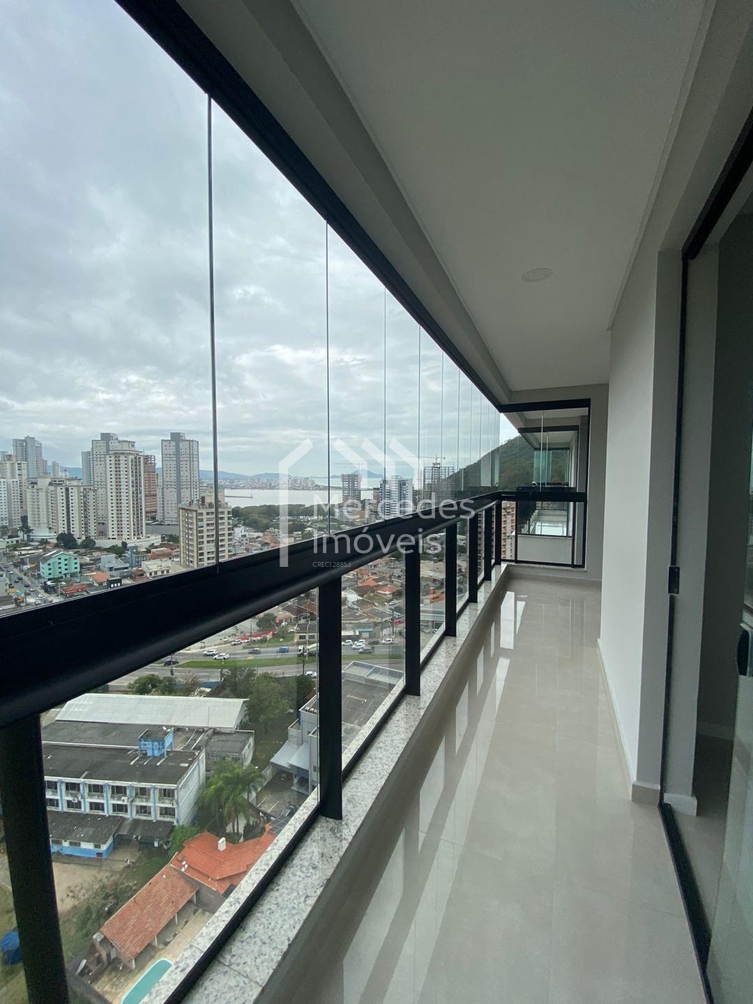 Foto 1 de Apartamento 2 suítes à venda · Fazenda, Itajaí · LAGO MORAINE · 84 m² · AP0556