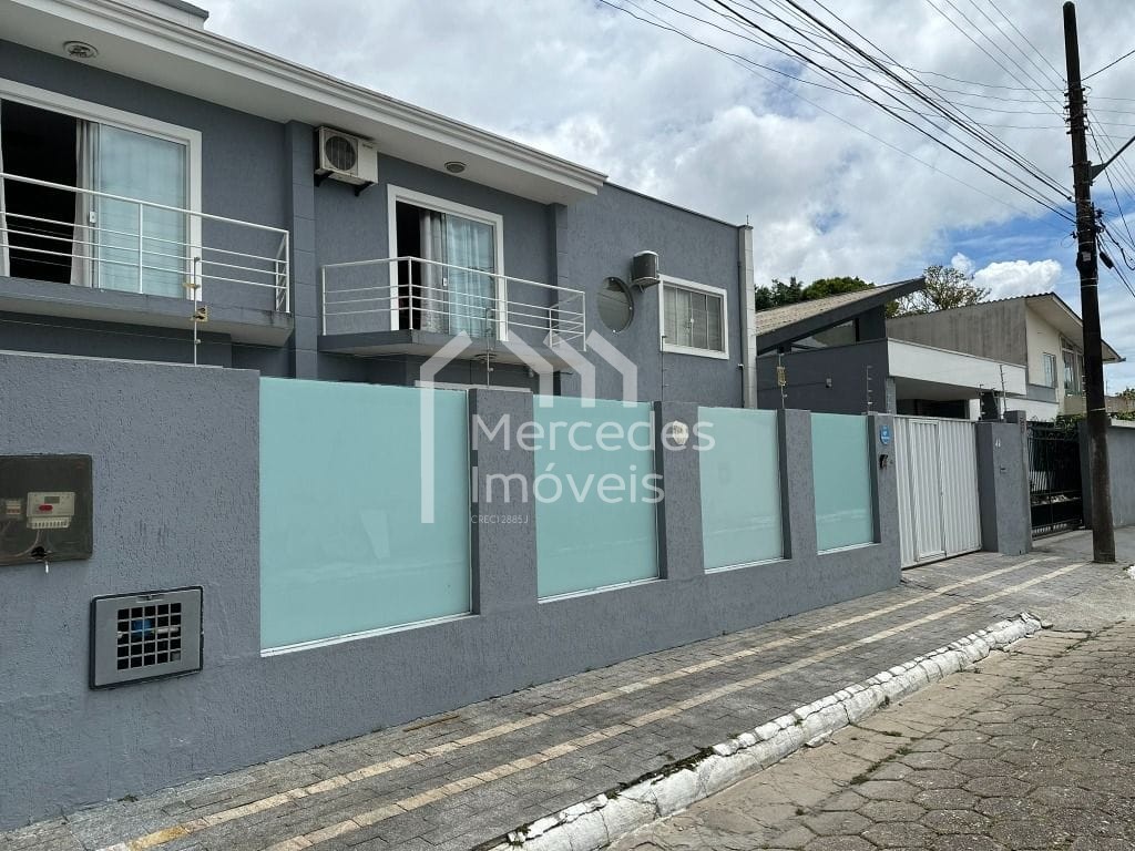 Foto 2 de Casa 1 suíte + 2 dorms à venda · São João, Itajaí · 300 m²