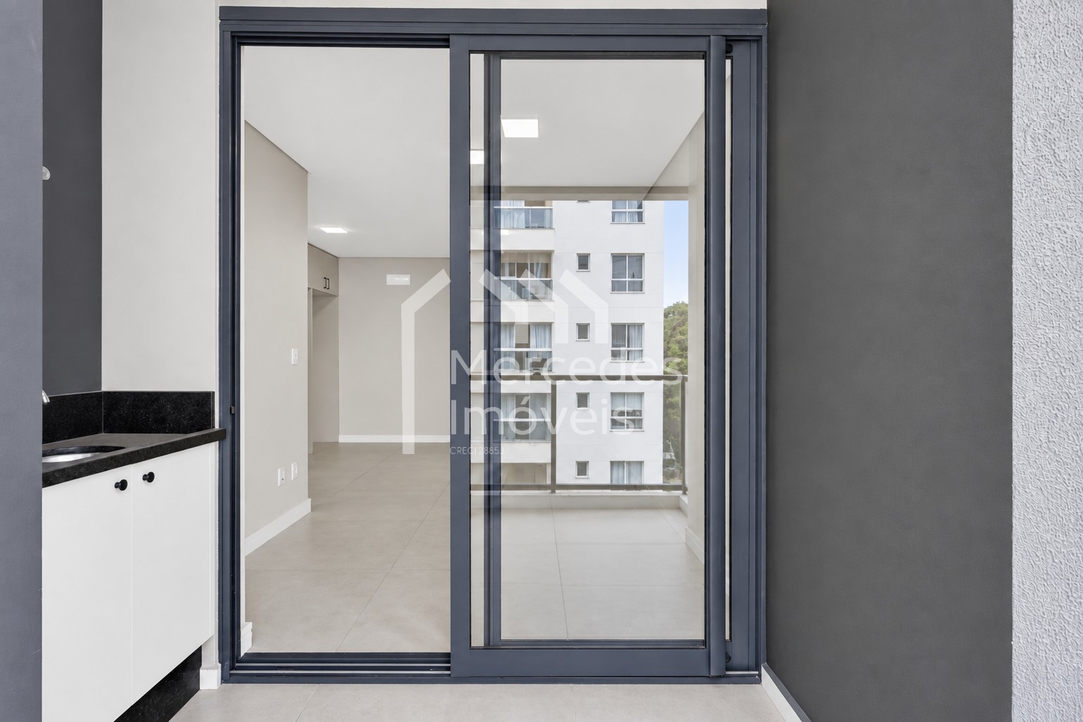 Foto 12 de Apartamento semimobiliado com 2 quartos sendo uma suíte para alugar no Centro, Itajaí