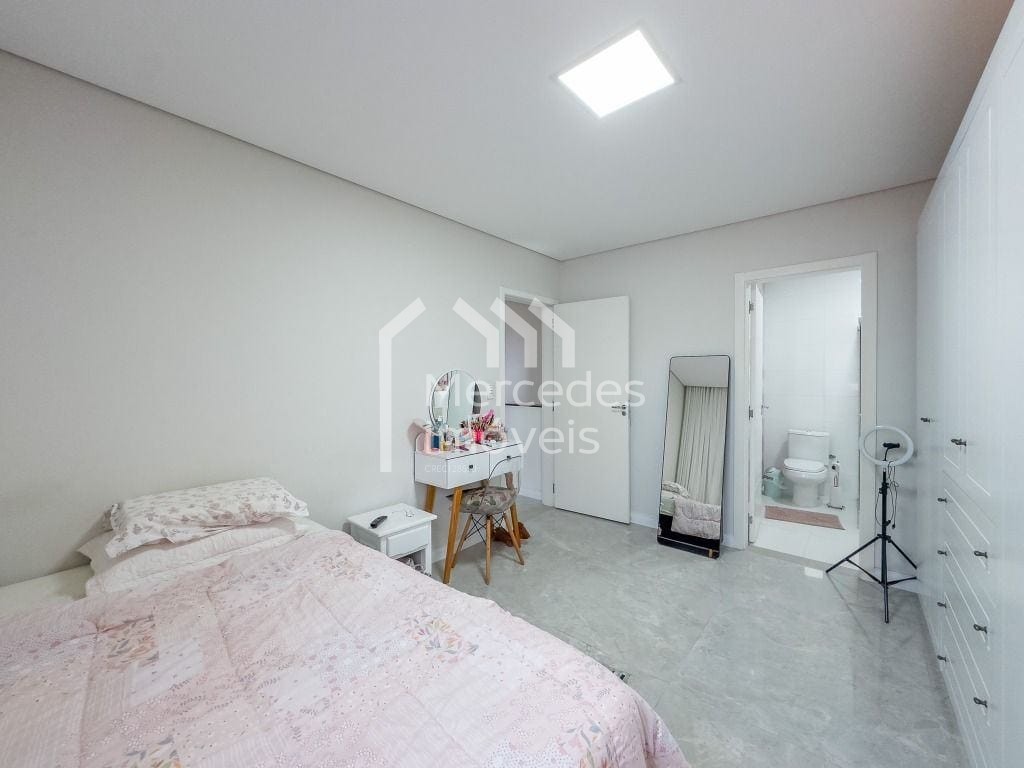 Foto 14 de Casa 4 suítes à venda · Fazenda, Itajaí