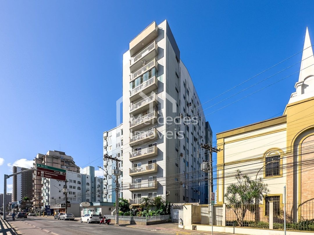 Foto 1 de Apartamento 1 suíte + 2 dorms à venda · Centro, Itajaí · CARLOS GOMES