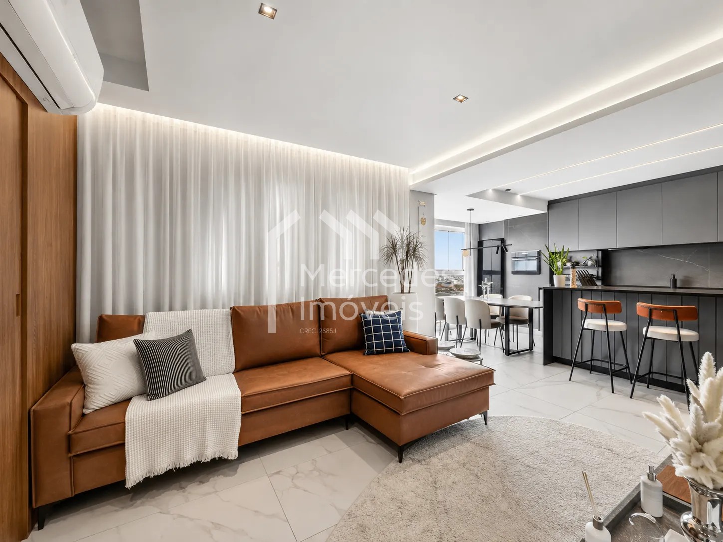 Foto 1 de Apartamento 2 suítes para alugar · Centro, Itajaí