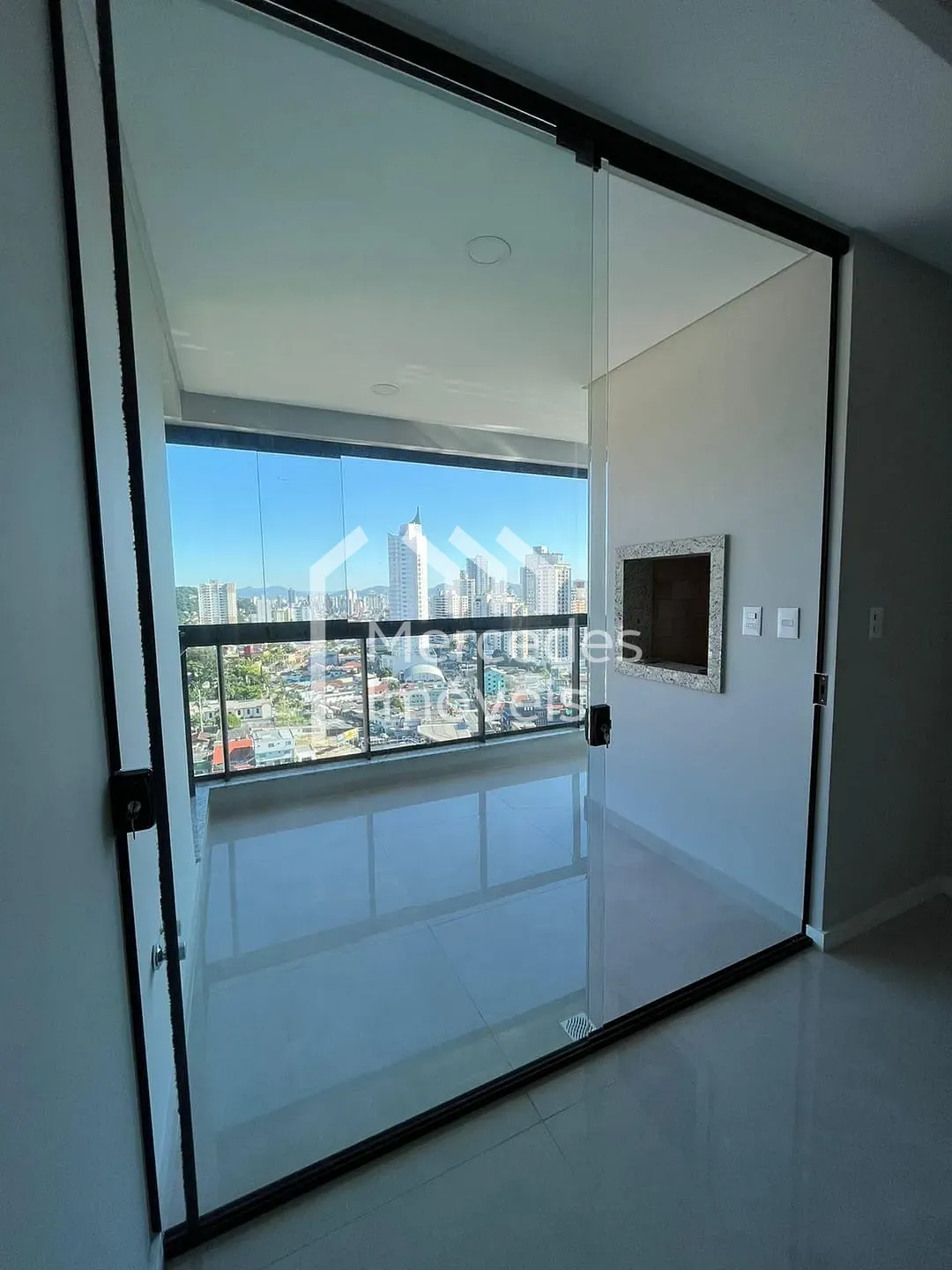 Foto 2 de Apartamento com 2 suítes à venda, 83m² - Fazenda - Itajaí/SC