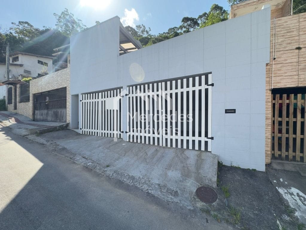 Foto 3 de Casa 1 suíte + 3 dorms à venda · Fazenda, Itajaí · 160 m²