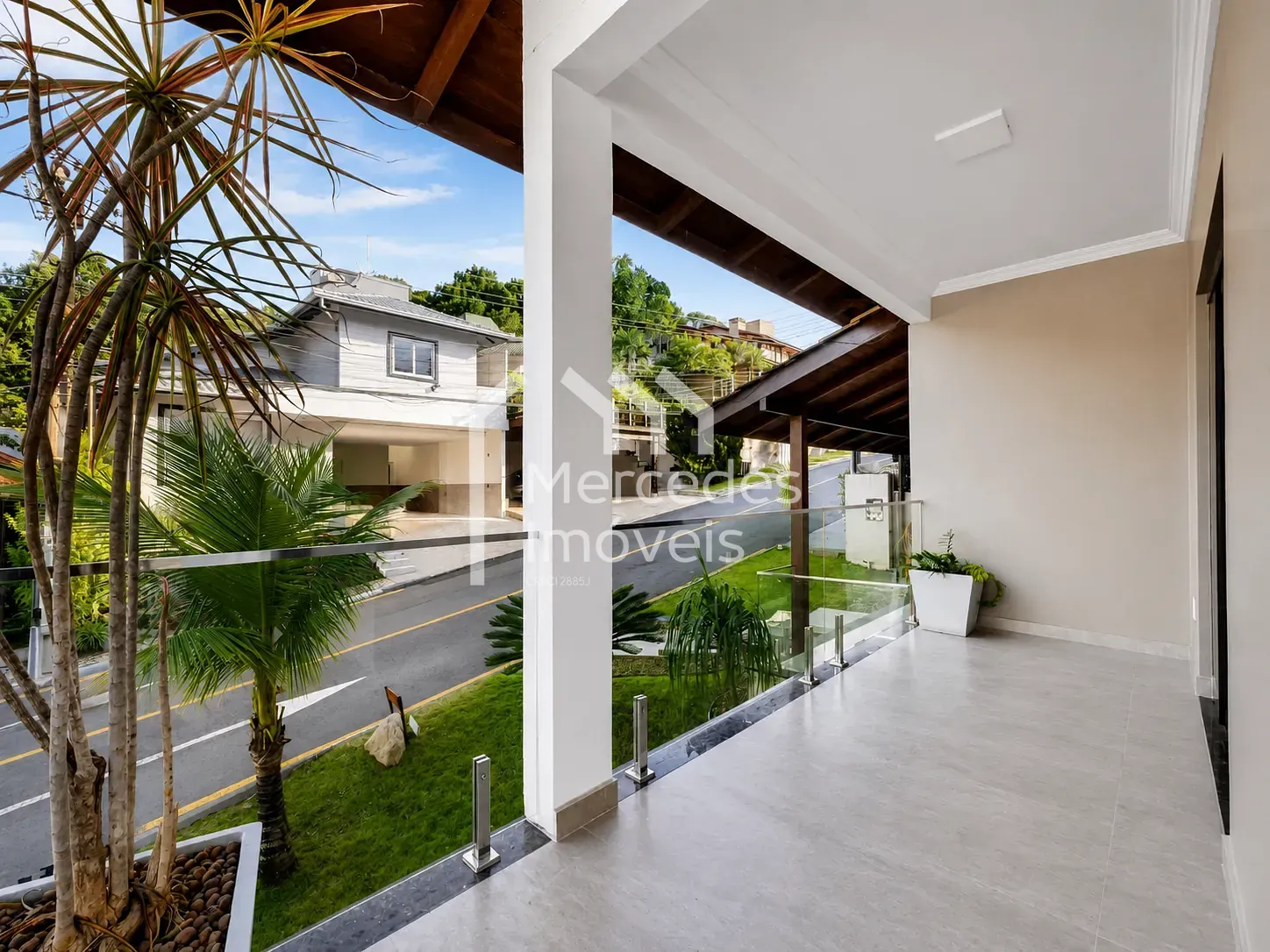 Foto 6 de Casa com 3 suítes + 1 dormitório à venda, 350 m² - Ariribá - Balneário Camboriú/SC