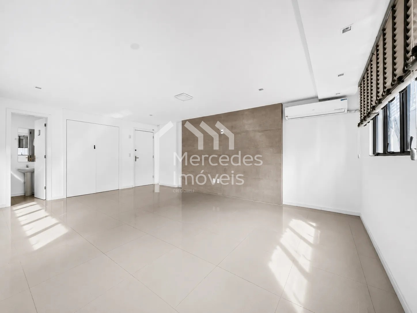 Foto 2 de Sala para locação com 39m², Centro, Itajaí, SC