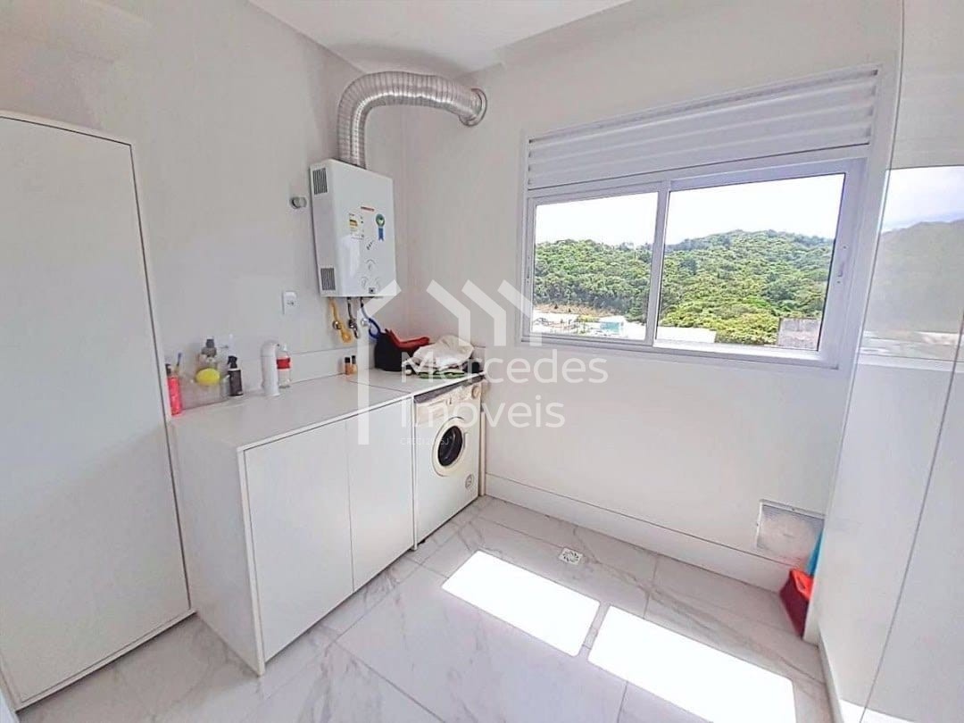 Foto 11 de Apartamento 2 suítes para alugar · Praia Brava de Itajaí