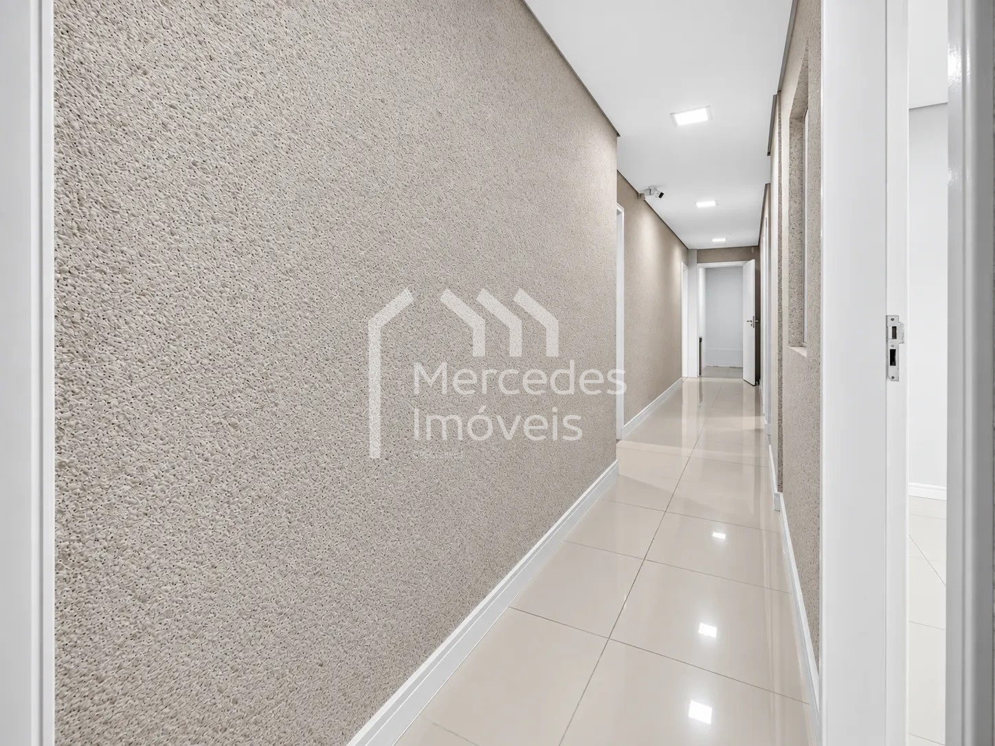 Foto 13 de Sala comercial para alugar · Centro, Itajaí · 122 m²