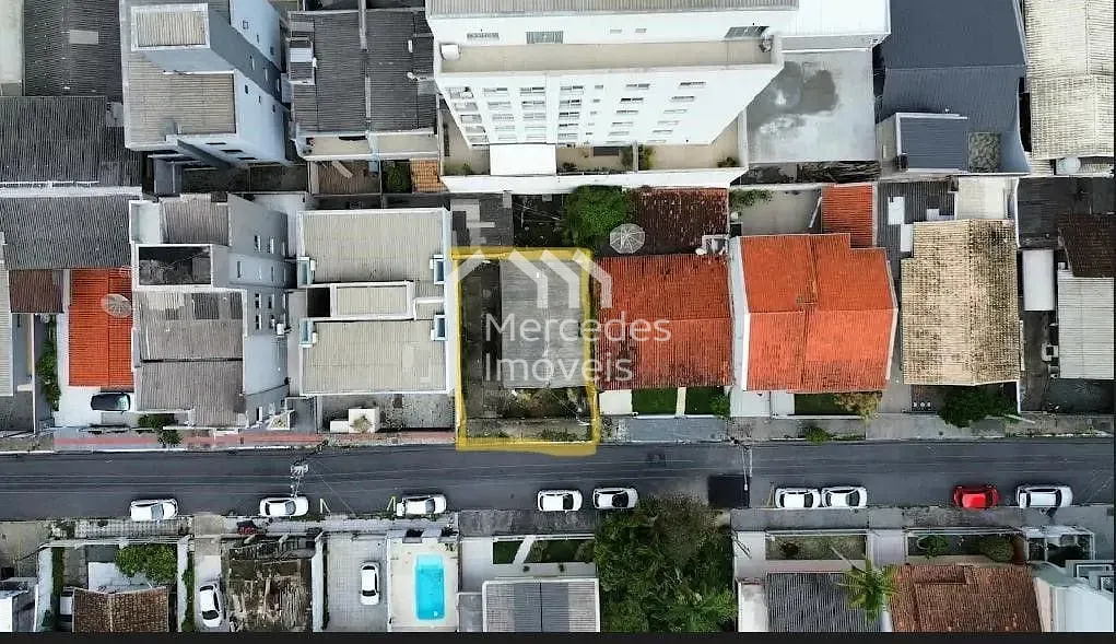 Foto 1 de Terreno com casa de madeira à venda, Fazenda, Itajaí, SC