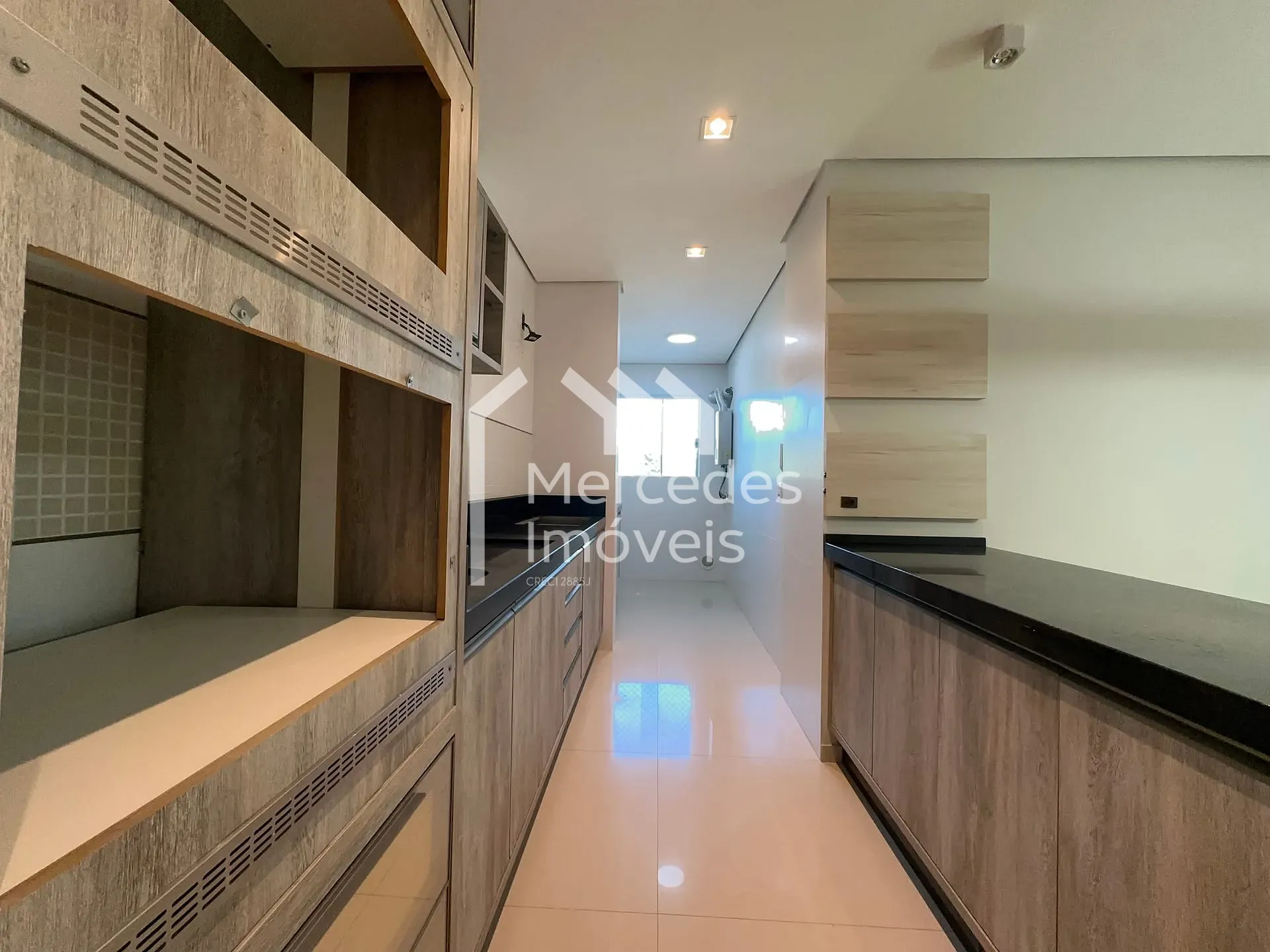 Foto 3 de Apartamento à venda com 3 suítes, Cabeçudas, Itajaí, SC