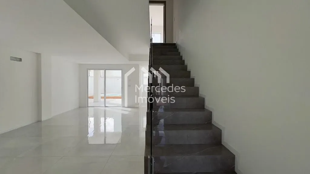 Foto 2 de Sobrado com 3 suítes à venda, 163 m² por R$ 1.399.000 - São João - Itajaí/SC