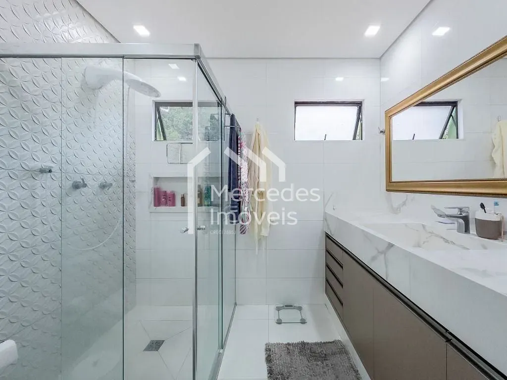 Foto 21 de Casa semimobiliada com 4 suítes à venda, 230.53m² Fazenda, Itajaí, SC