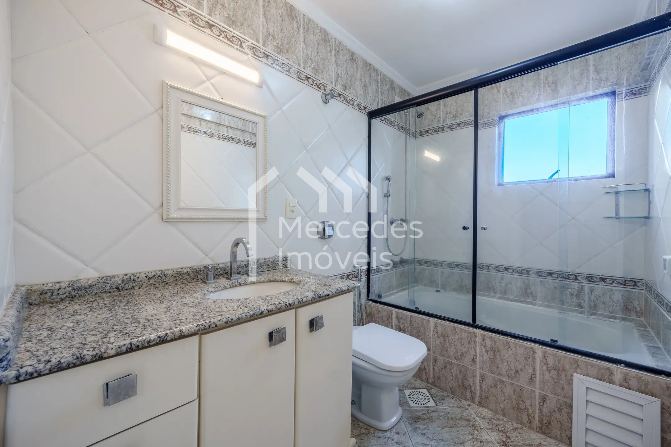 Foto 8 de Apartamento 3 suítes para alugar · Fazenda, Itajaí · SAINT MORITZ